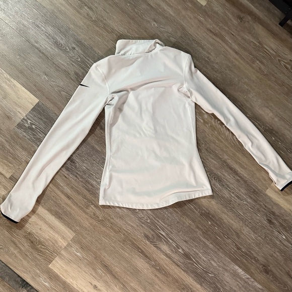 Women’s Small Nike Dri Fit Broncos Pullover - Picture 3 of 3